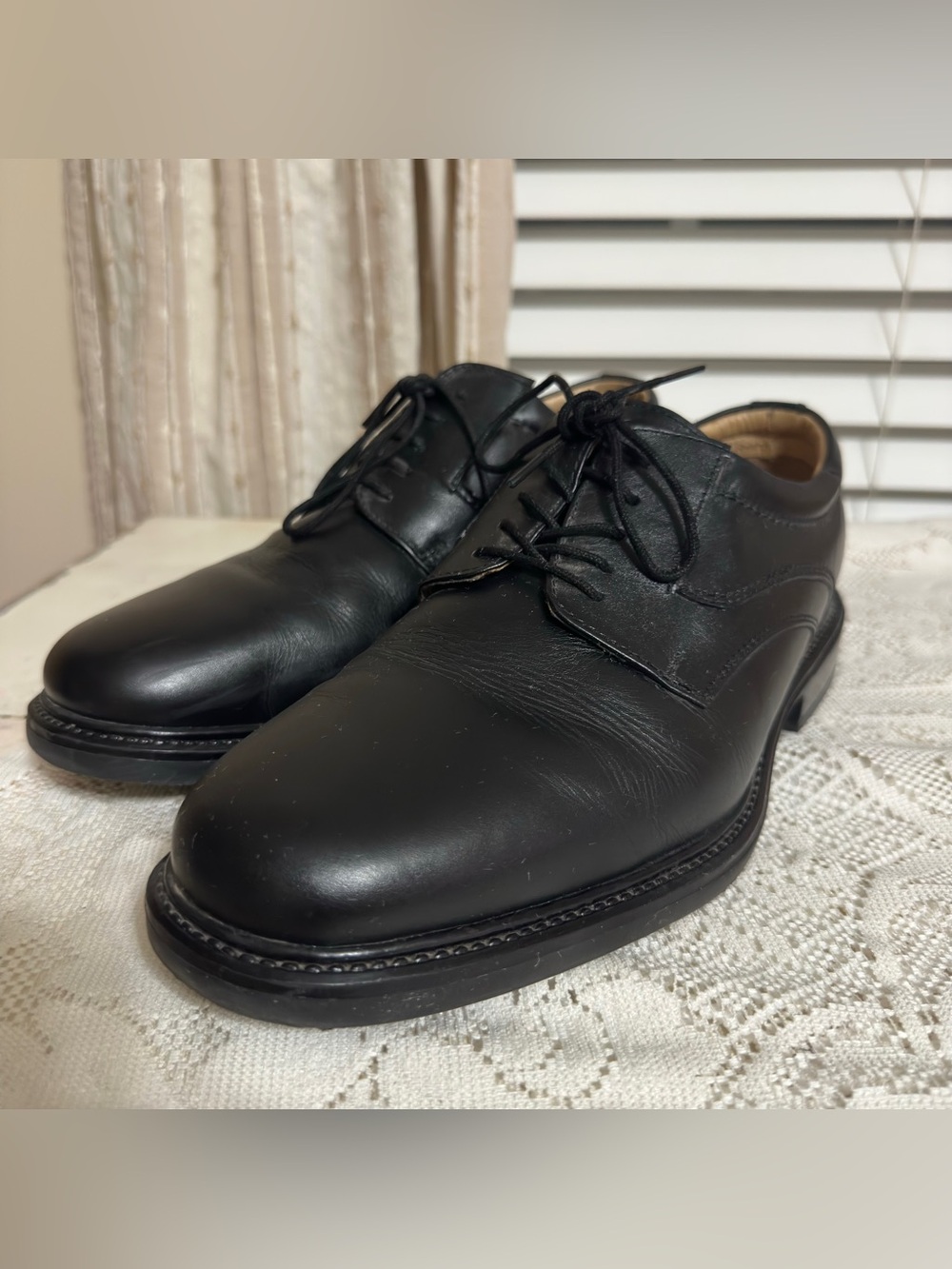 Mens Stafford black dress shoes lace up size 9